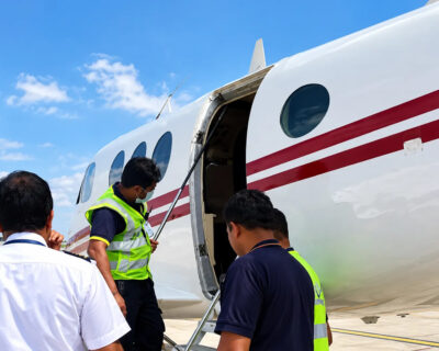 medical-team-air-ambulance